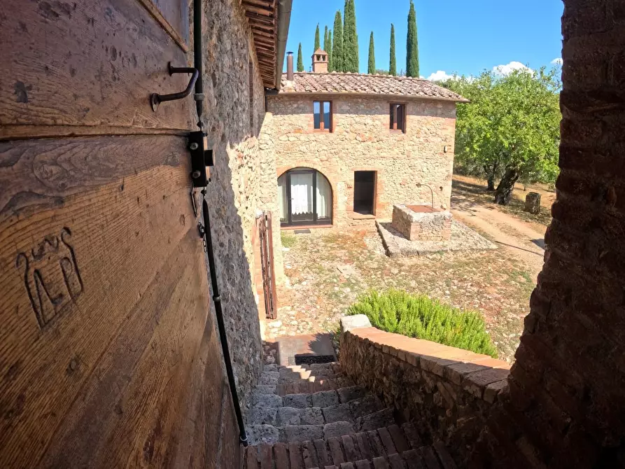 Immagine 33 di Casa colonica in vendita  a Siena