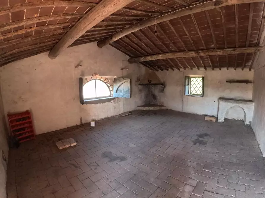 Immagine 58 di Casa colonica in vendita  a Siena