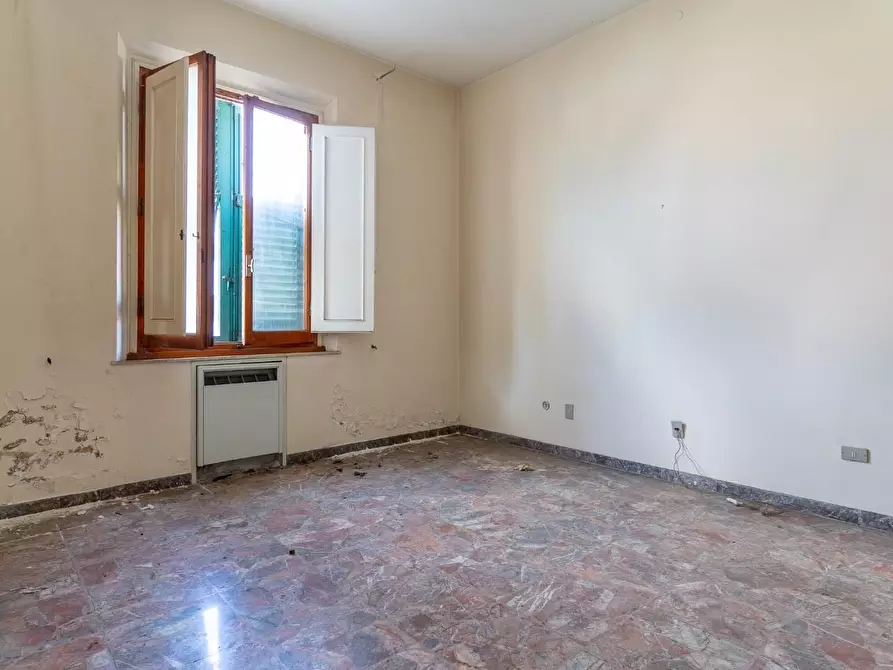 Immagine 10 di Palazzo in vendita  a Empoli