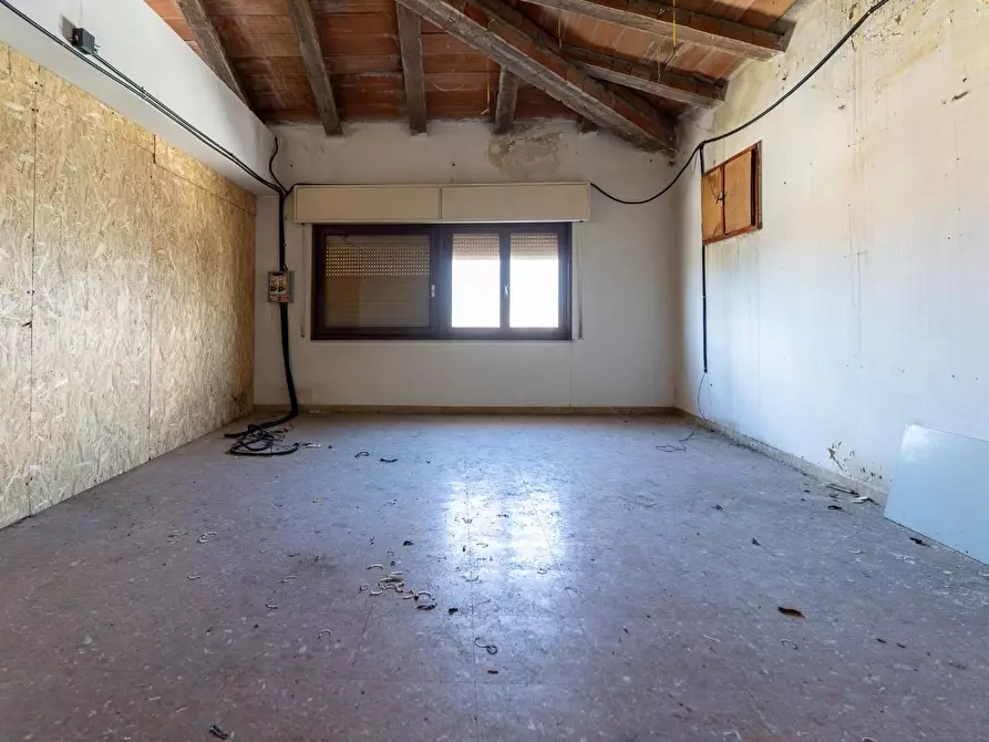 Immagine 22 di Palazzo in vendita  a Empoli