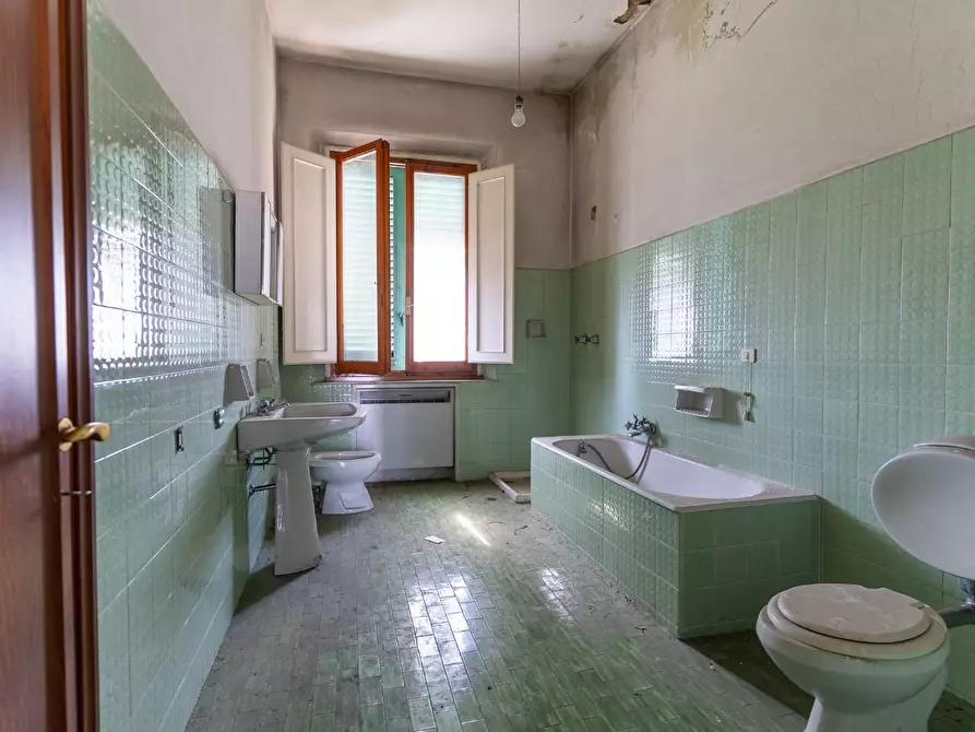 Immagine 25 di Palazzo in vendita  a Empoli