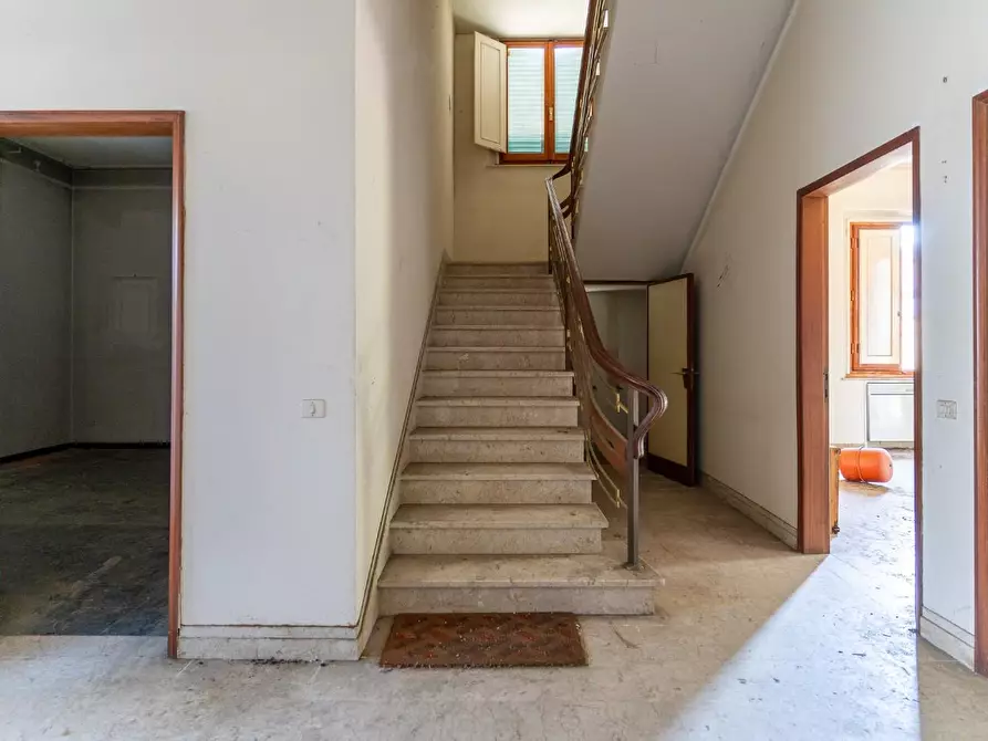 Immagine 9 di Palazzo in vendita  a Empoli