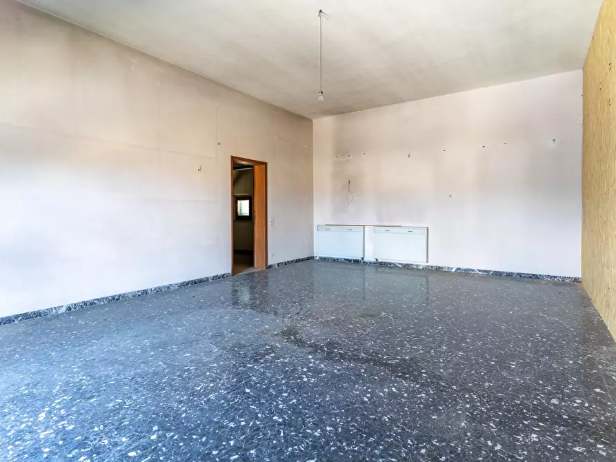 Immagine 8 di Palazzo in vendita  a Empoli