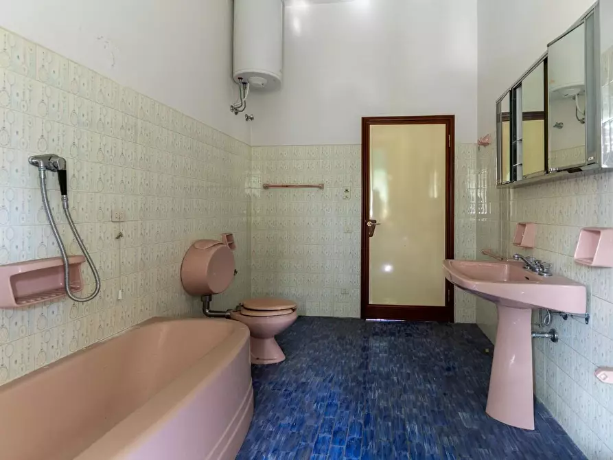 Immagine 24 di Palazzo in vendita  a Empoli