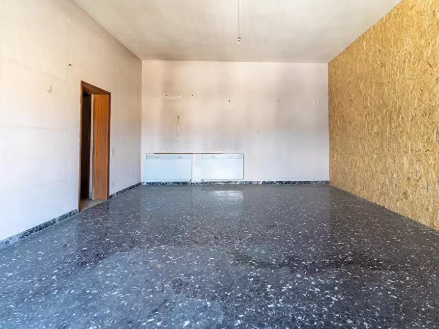 Immagine 6 di Palazzo in vendita  a Empoli