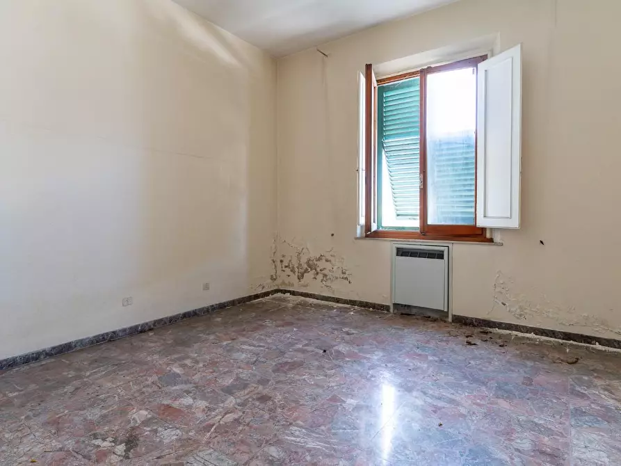 Immagine 11 di Palazzo in vendita  a Empoli