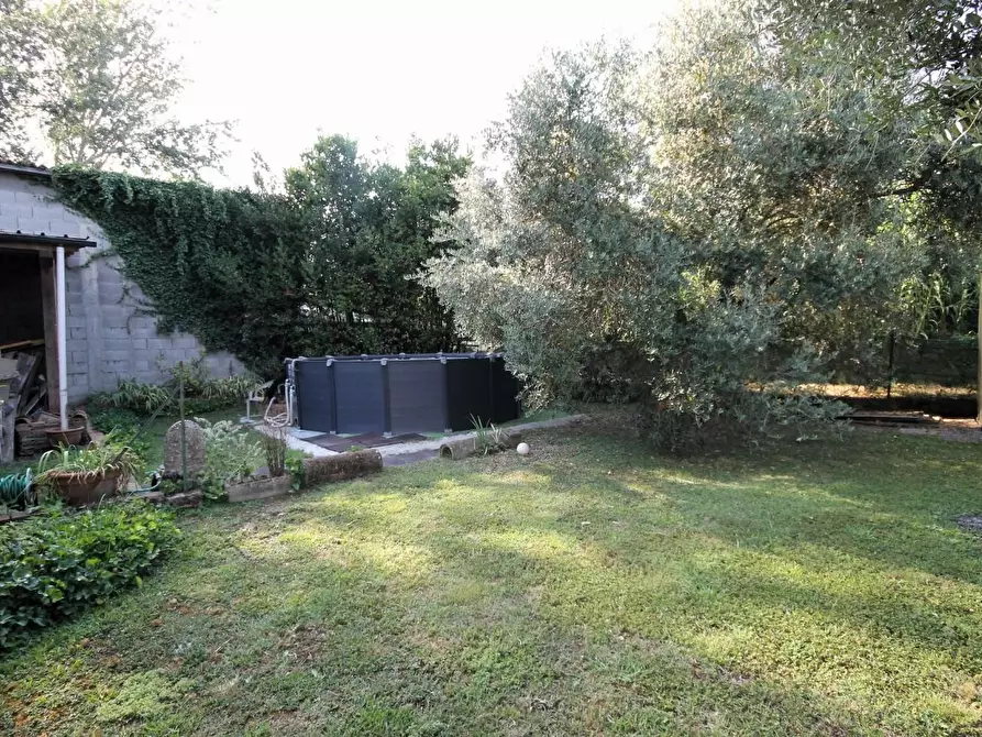 Immagine 6 di Casa bifamiliare in vendita  a Lucca