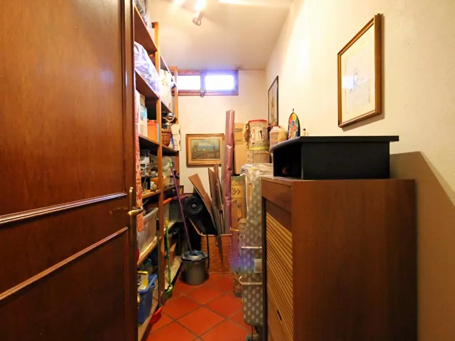Immagine 20 di Casa bifamiliare in vendita  a Lucca