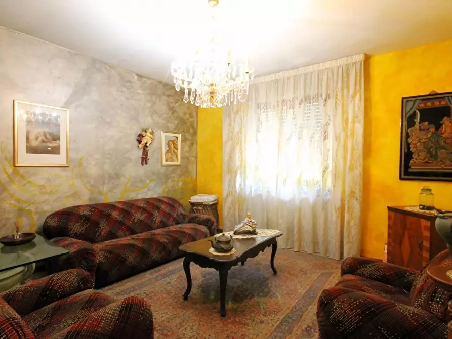 Immagine 11 di Casa bifamiliare in vendita  a Lucca