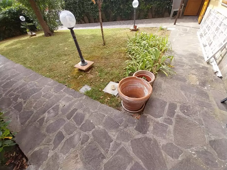 Immagine 17 di Villetta a schiera in vendita  a Calci