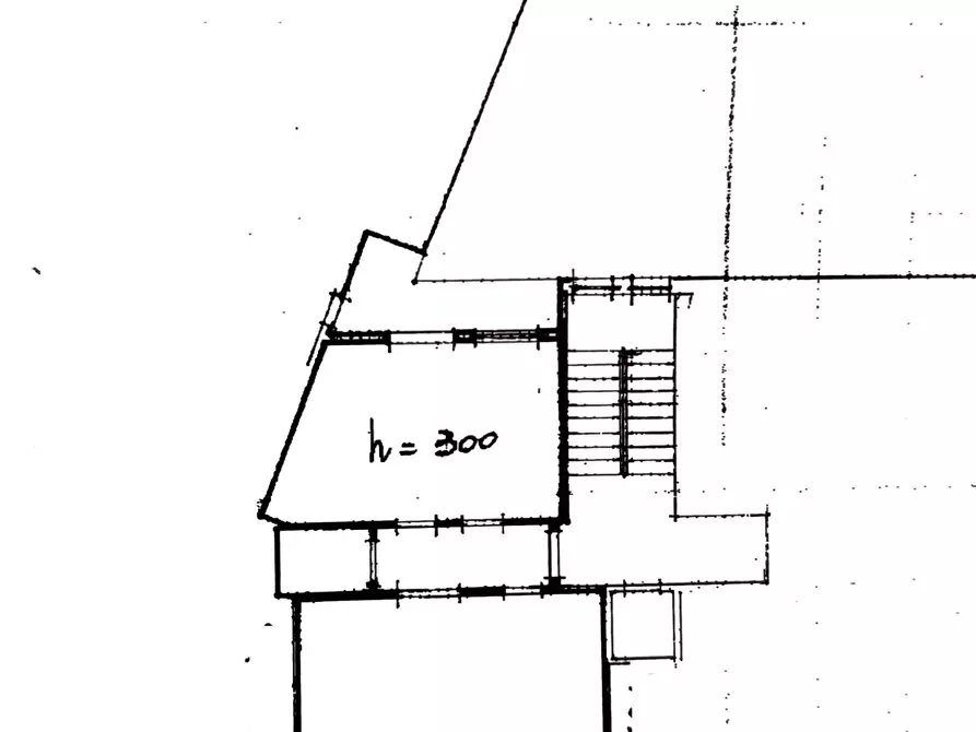 Immagine 1 di Ufficio in vendita  a Carrara