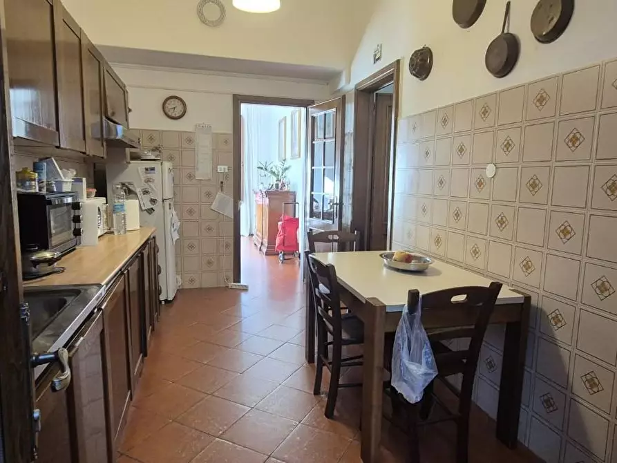 Immagine 7 di Appartamento in vendita  a Viareggio