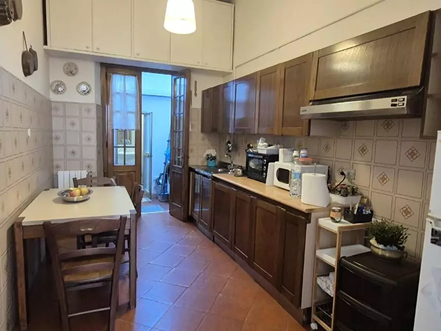 Immagine 6 di Appartamento in vendita  a Viareggio