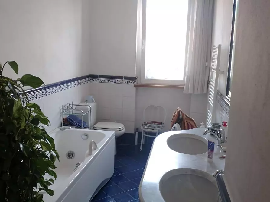 Immagine 12 di Villa in vendita  a Viareggio