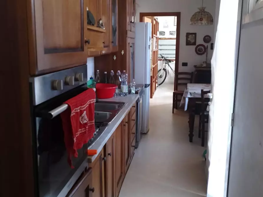 Immagine 4 di Villa in vendita  a Viareggio