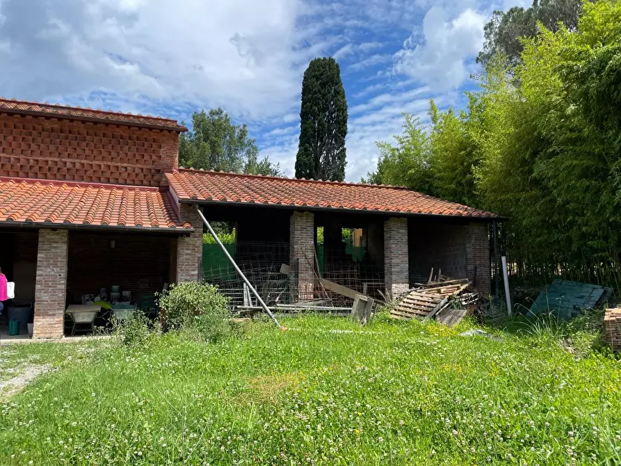 Immagine 23 di Villa in vendita  a Lucca