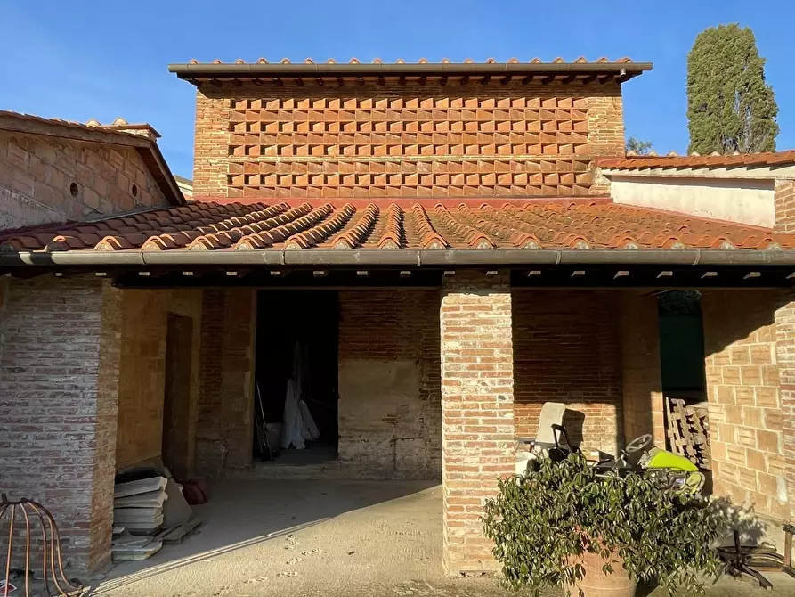 Immagine 10 di Villa in vendita  a Lucca