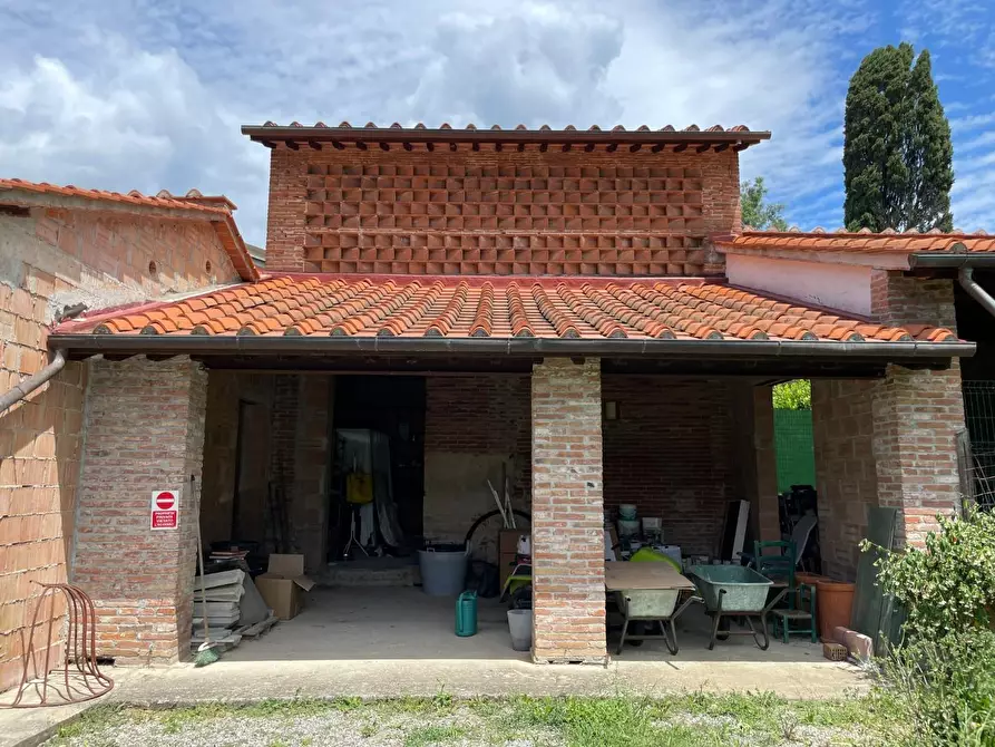 Immagine 30 di Villa in vendita  a Lucca