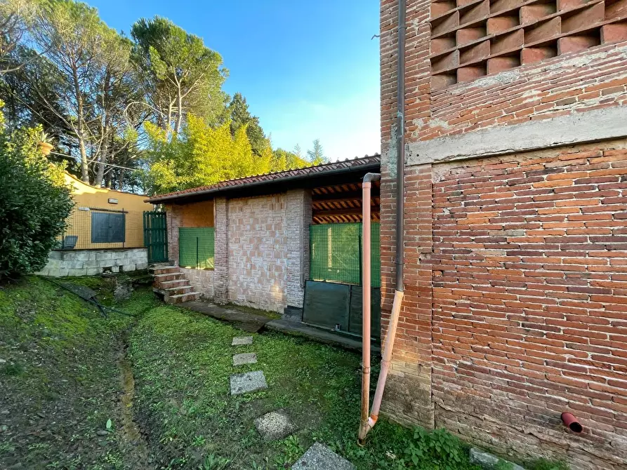Immagine 14 di Villa in vendita  a Lucca