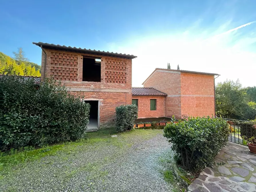 Immagine 13 di Villa in vendita  a Lucca