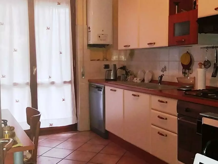 Immagine 4 di Appartamento in vendita  a Carrara