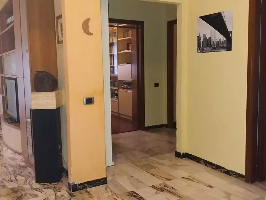 Immagine 2 di Appartamento in vendita  a Carrara