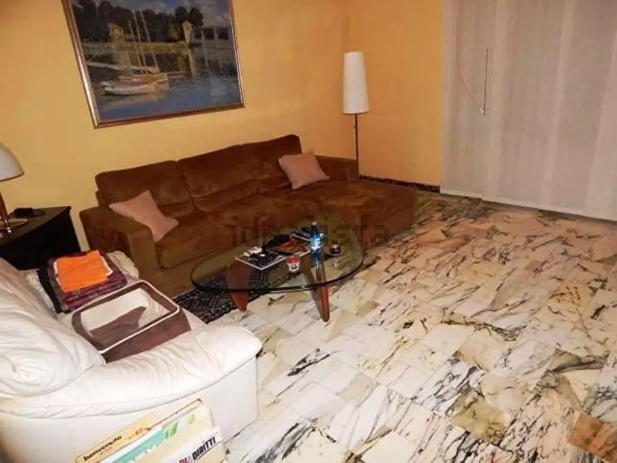 Immagine 13 di Appartamento in vendita  a Carrara