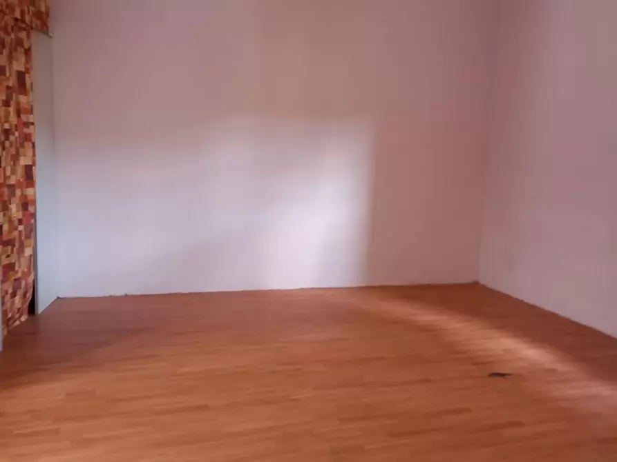 Immagine 16 di Locale commerciale in vendita  a Empoli