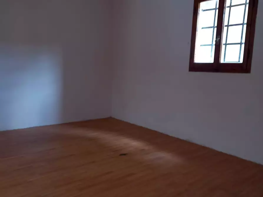 Immagine 15 di Locale commerciale in vendita  a Empoli