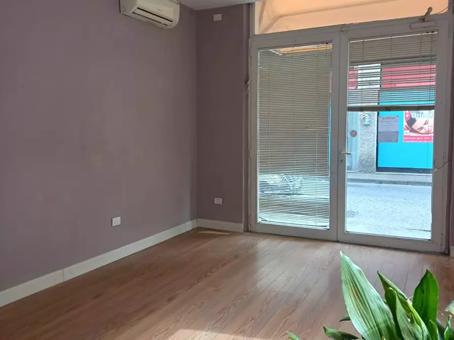 Immagine 4 di Locale commerciale in vendita  a Empoli