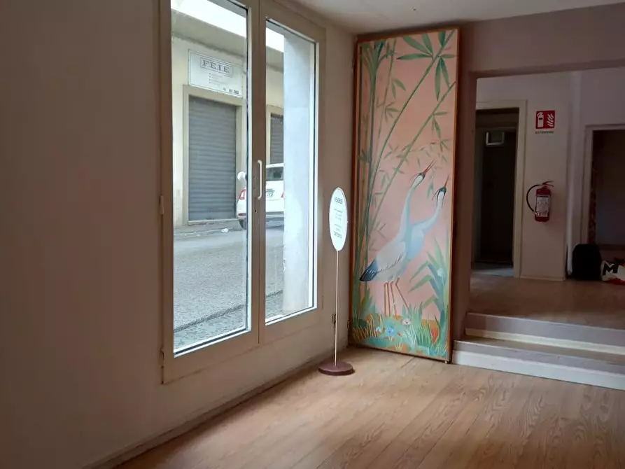 Immagine 3 di Locale commerciale in vendita  a Empoli