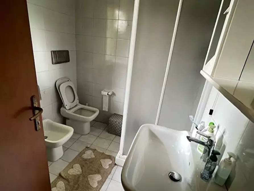 Immagine 25 di Casa bifamiliare in vendita  a Massa