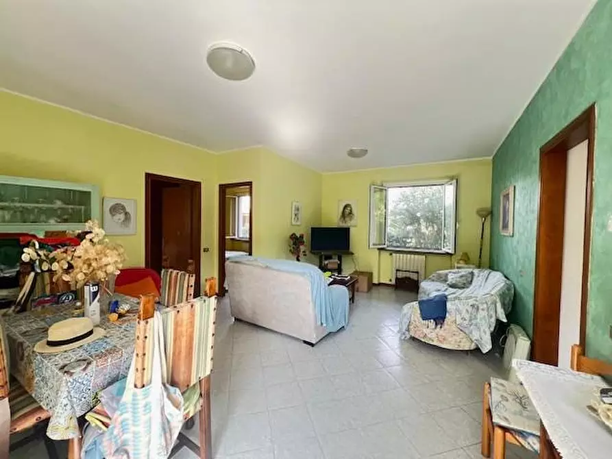 Immagine 10 di Casa bifamiliare in vendita  a Massa