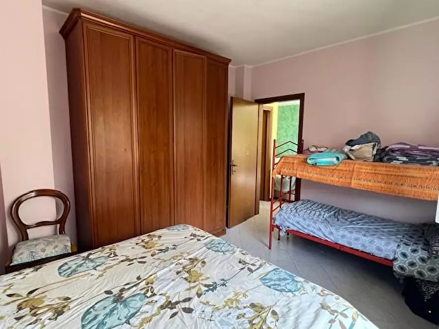 Immagine 30 di Casa bifamiliare in vendita  a Massa