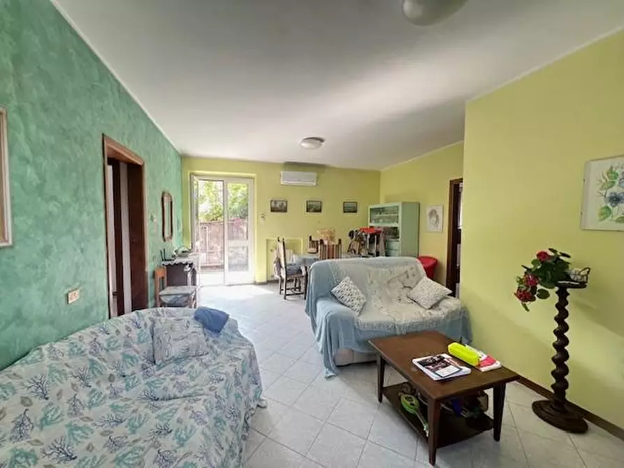 Immagine 13 di Casa bifamiliare in vendita  a Massa