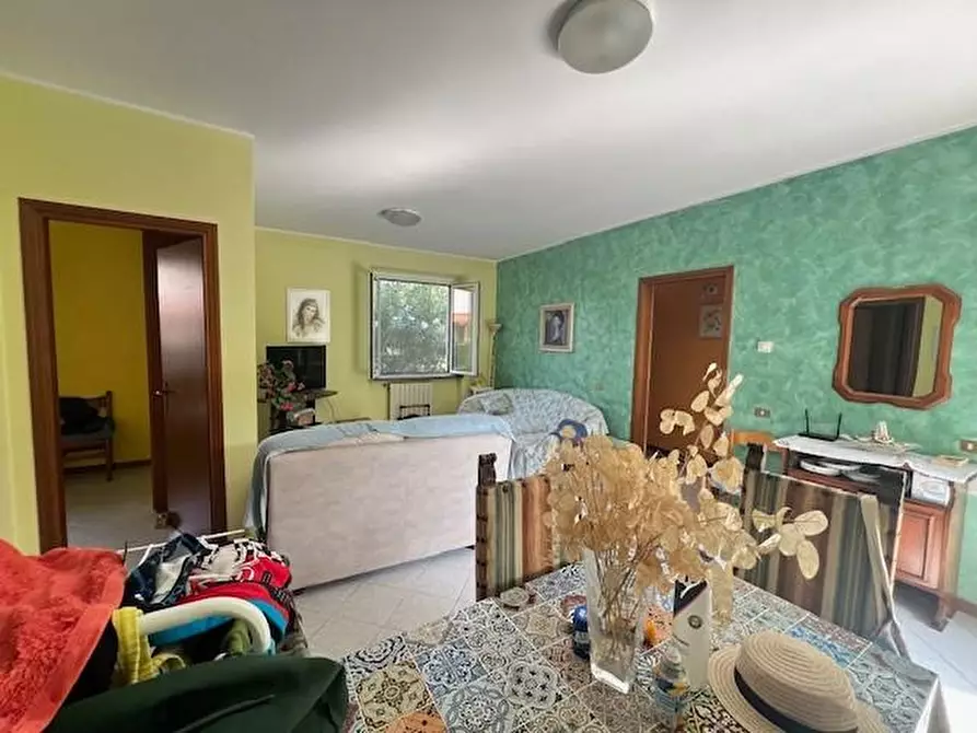 Immagine 11 di Casa bifamiliare in vendita  a Massa