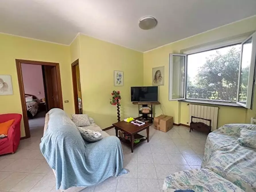 Immagine 12 di Casa bifamiliare in vendita  a Massa