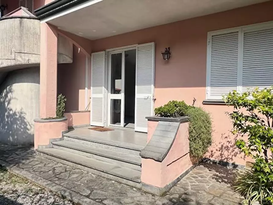 Immagine 8 di Casa bifamiliare in vendita  a Massa