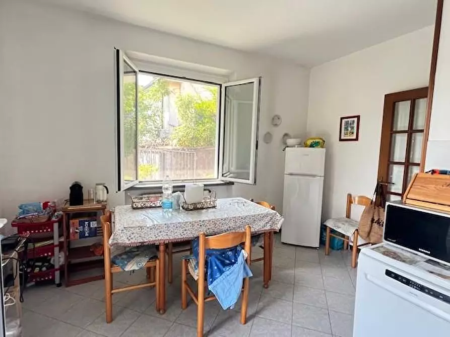 Immagine 18 di Casa bifamiliare in vendita  a Massa