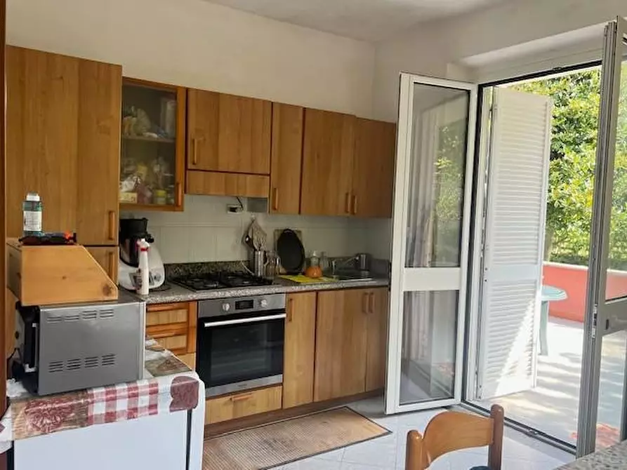 Immagine 17 di Casa bifamiliare in vendita  a Massa