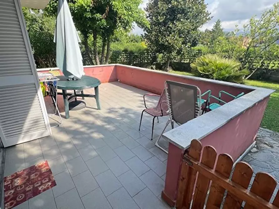 Immagine 20 di Casa bifamiliare in vendita  a Massa