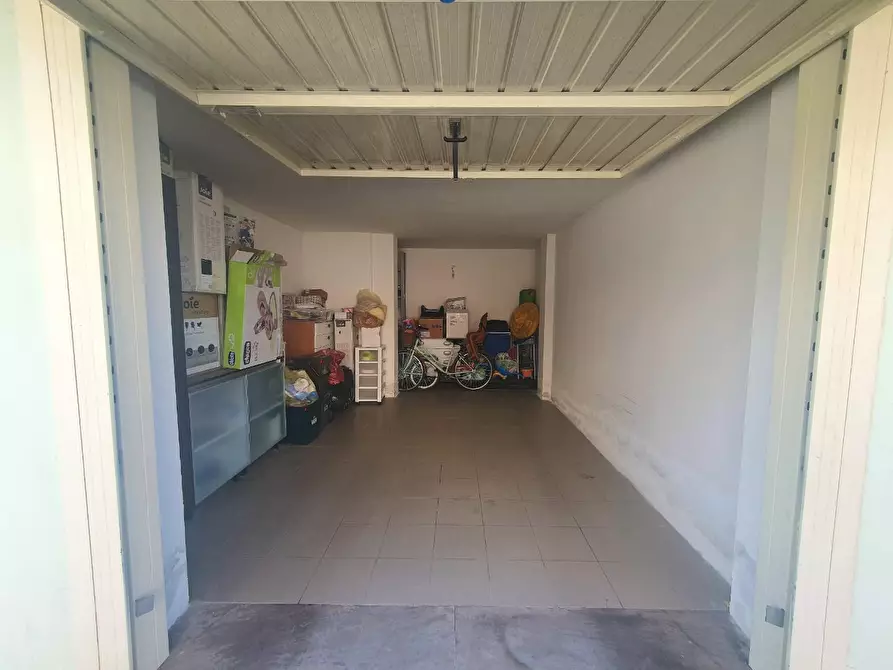 Immagine 32 di Appartamento in vendita  a Lucca