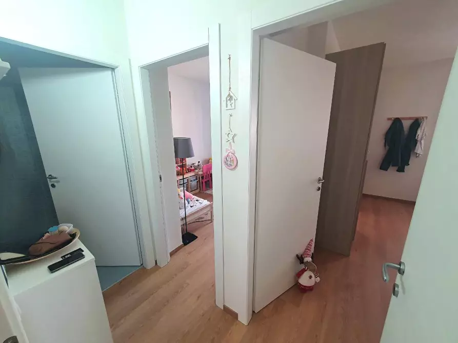 Immagine 15 di Appartamento in vendita  a Lucca