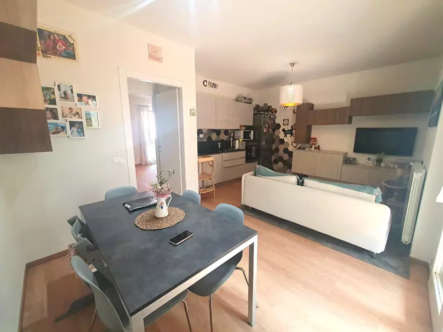 Immagine 6 di Appartamento in vendita  a Lucca