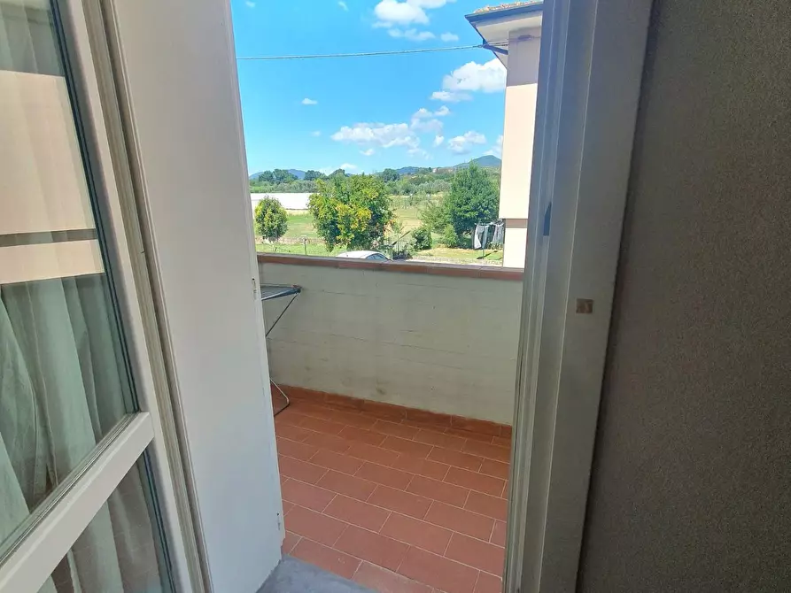 Immagine 19 di Appartamento in vendita  a Lucca