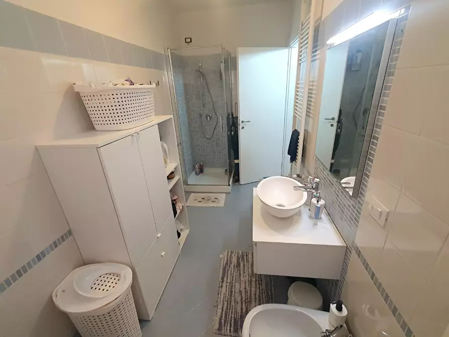 Immagine 25 di Appartamento in vendita  a Lucca