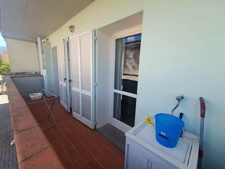 Immagine 21 di Appartamento in vendita  a Lucca