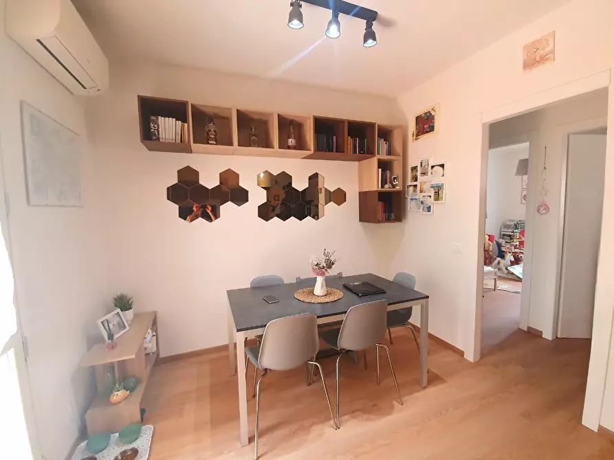 Immagine 2 di Appartamento in vendita  a Lucca