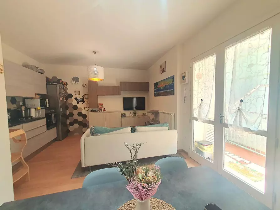 Immagine 10 di Appartamento in vendita  a Lucca