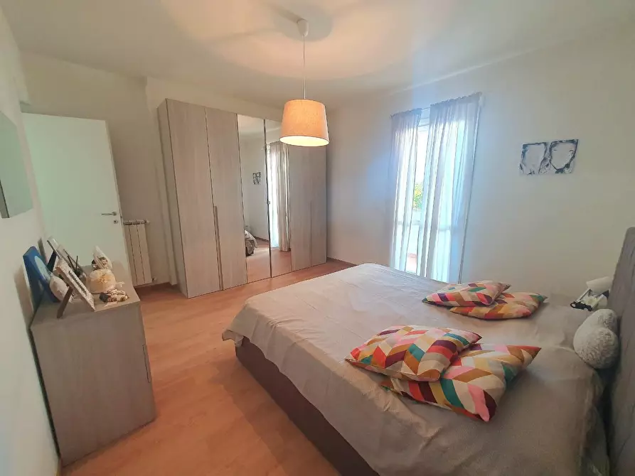 Immagine 18 di Appartamento in vendita  a Lucca